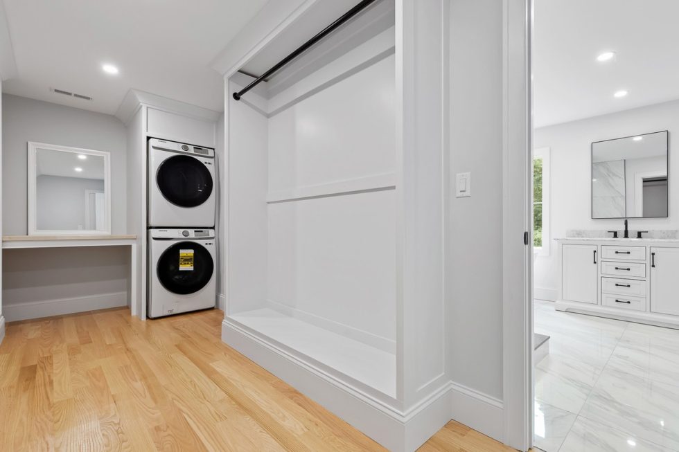 Custom New Home Construction by Pondview