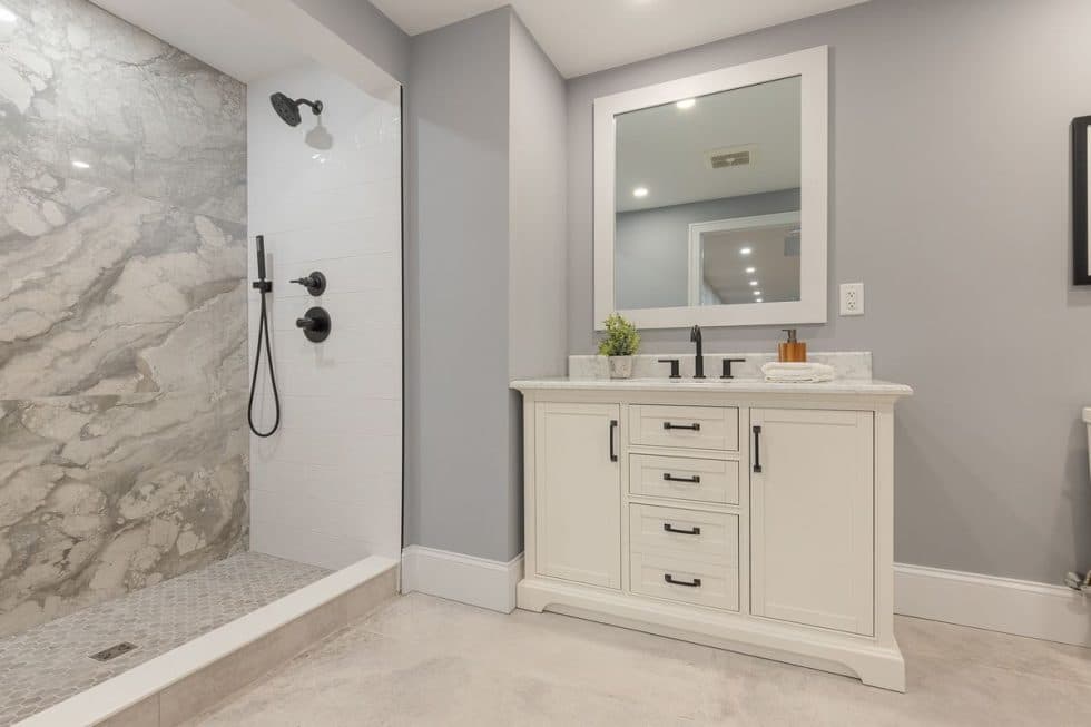 Custom New Home Construction by Pondview