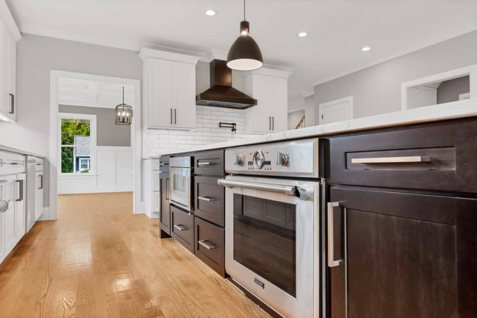 Home Builder Pondview Construction